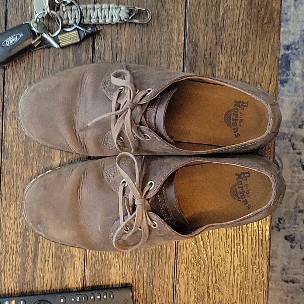 Brown leather Dr. Martens low top size 10 - Picture 3 of 6